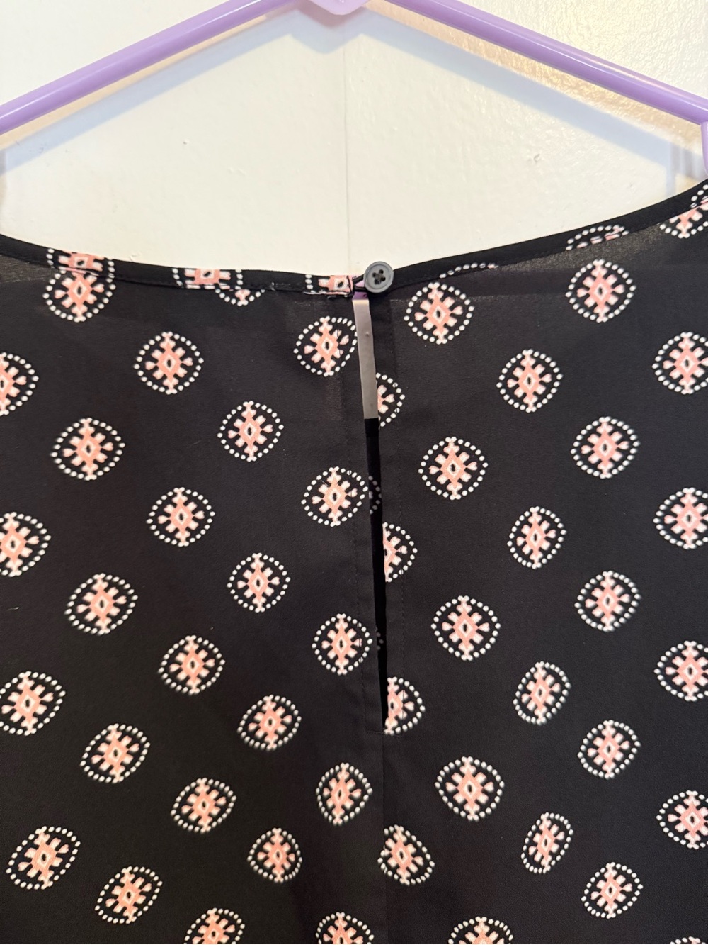 LOFT Plus Black & Pink Short Sleeve Top - Picture 4 of 5